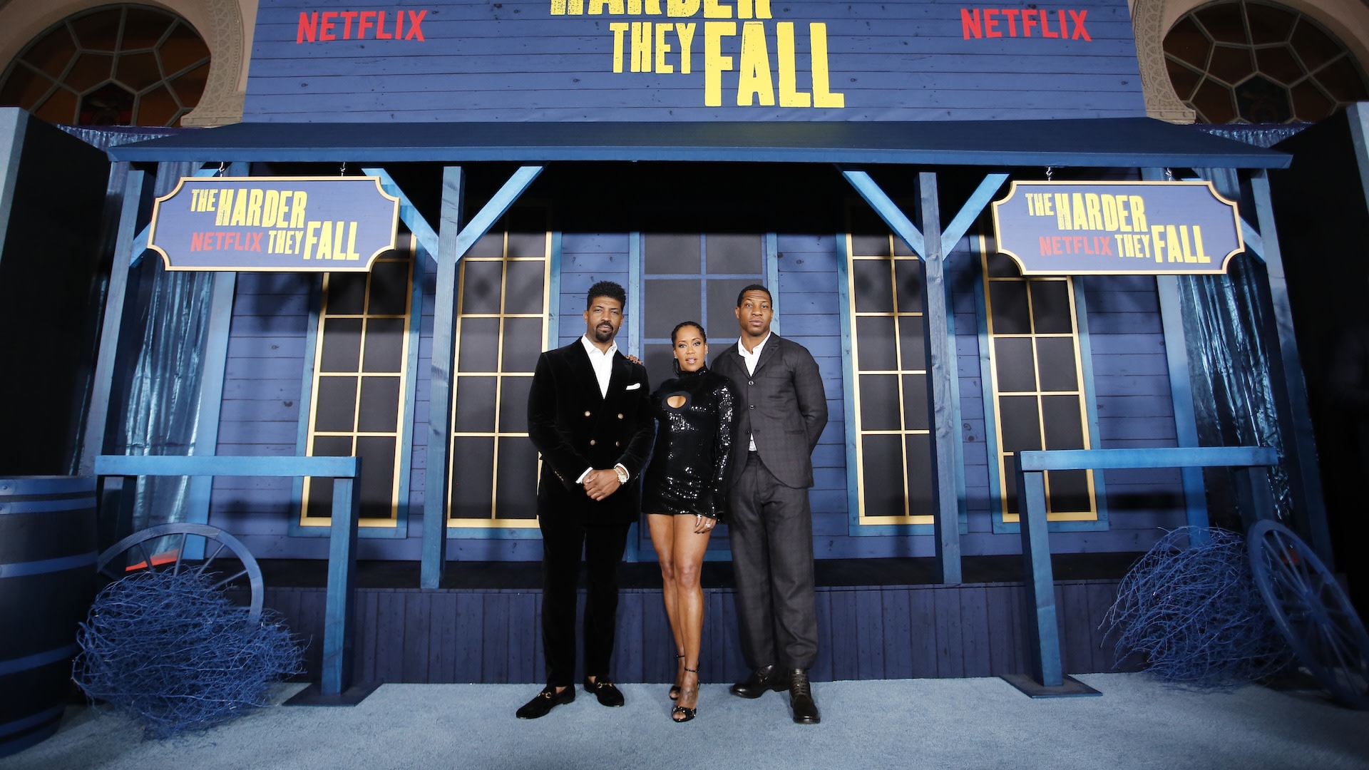 Deon Cole says Jonathan Majors pulled up on horse, never broke ...