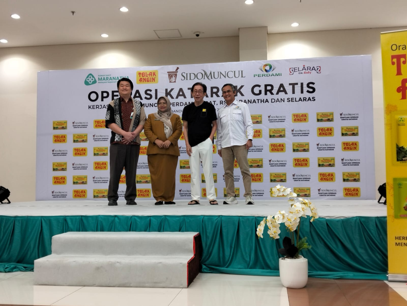 AA1VCgca Sido Muncul Berikan Kebahagiaan dengan Operasi Katarak Gratis di RS Maranatha Bandung