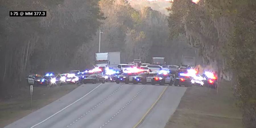 Standoff unfolds on I-75 in Florida after 2 women shot, killed<br><br>