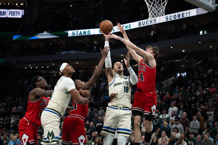 Bucks snap five-game losing streak with 131-115 victory over Bulls