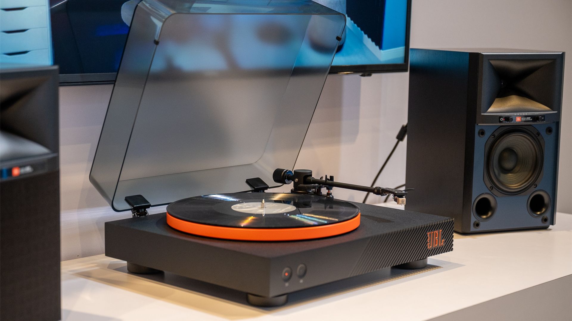 The real reason vinyls sometimes sound better than CDs