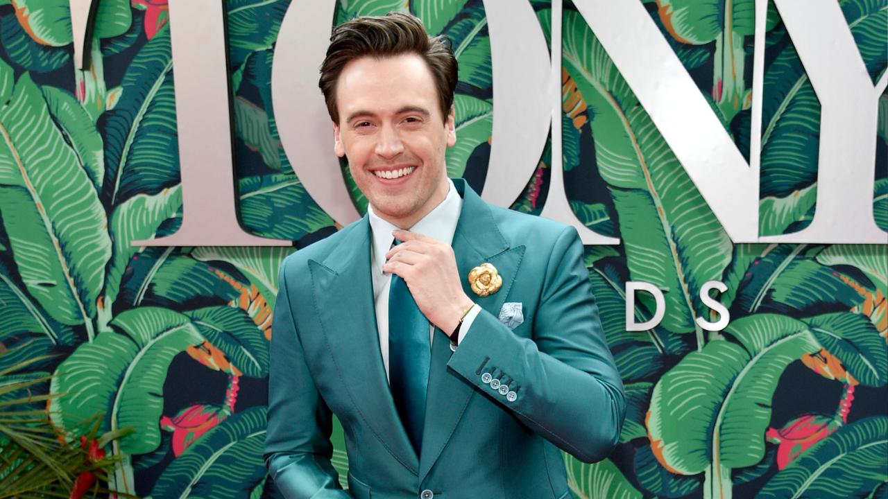 Erich Bergen shrugs off the chatter behind 