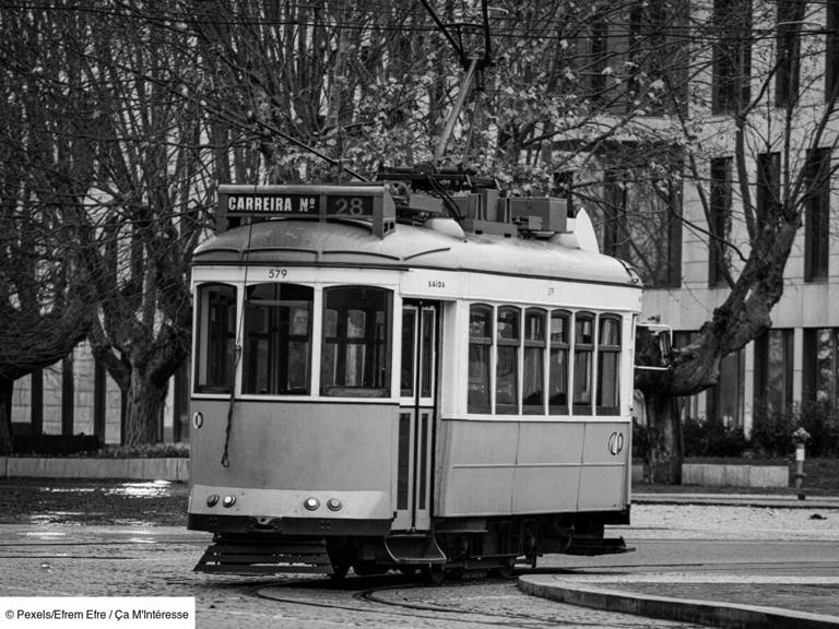 En quelle année les premiers tramways ont-ils été mis en circulation