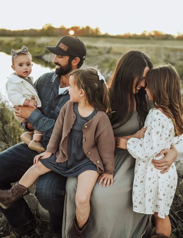 AA1VDLWG Husband's Urgent ER Call Saved Wife's Life After Post-Birth Pain