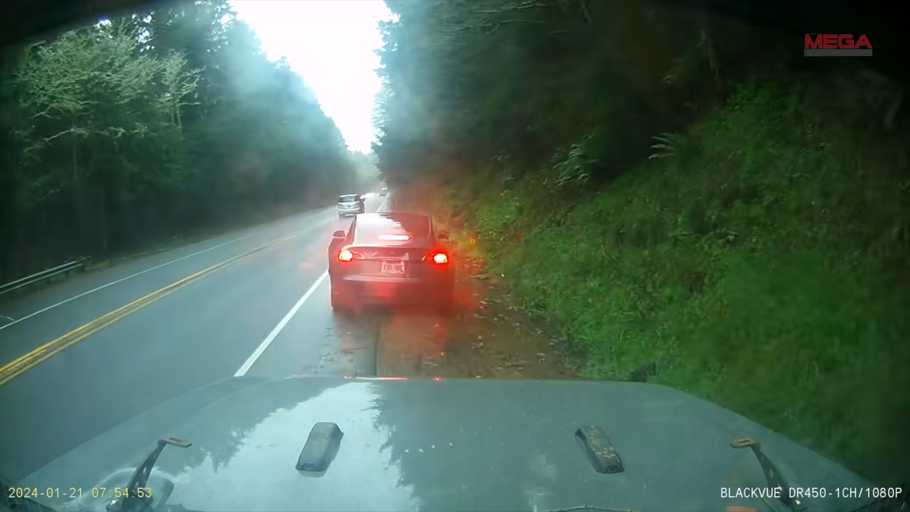 How one angry move caused an immediate crash… road rage karma