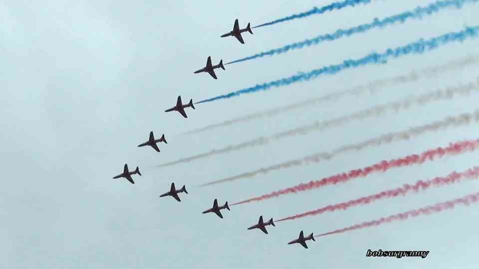 22 RAF Typhoons over Buckingham Palace in a rare 100 formation flyover