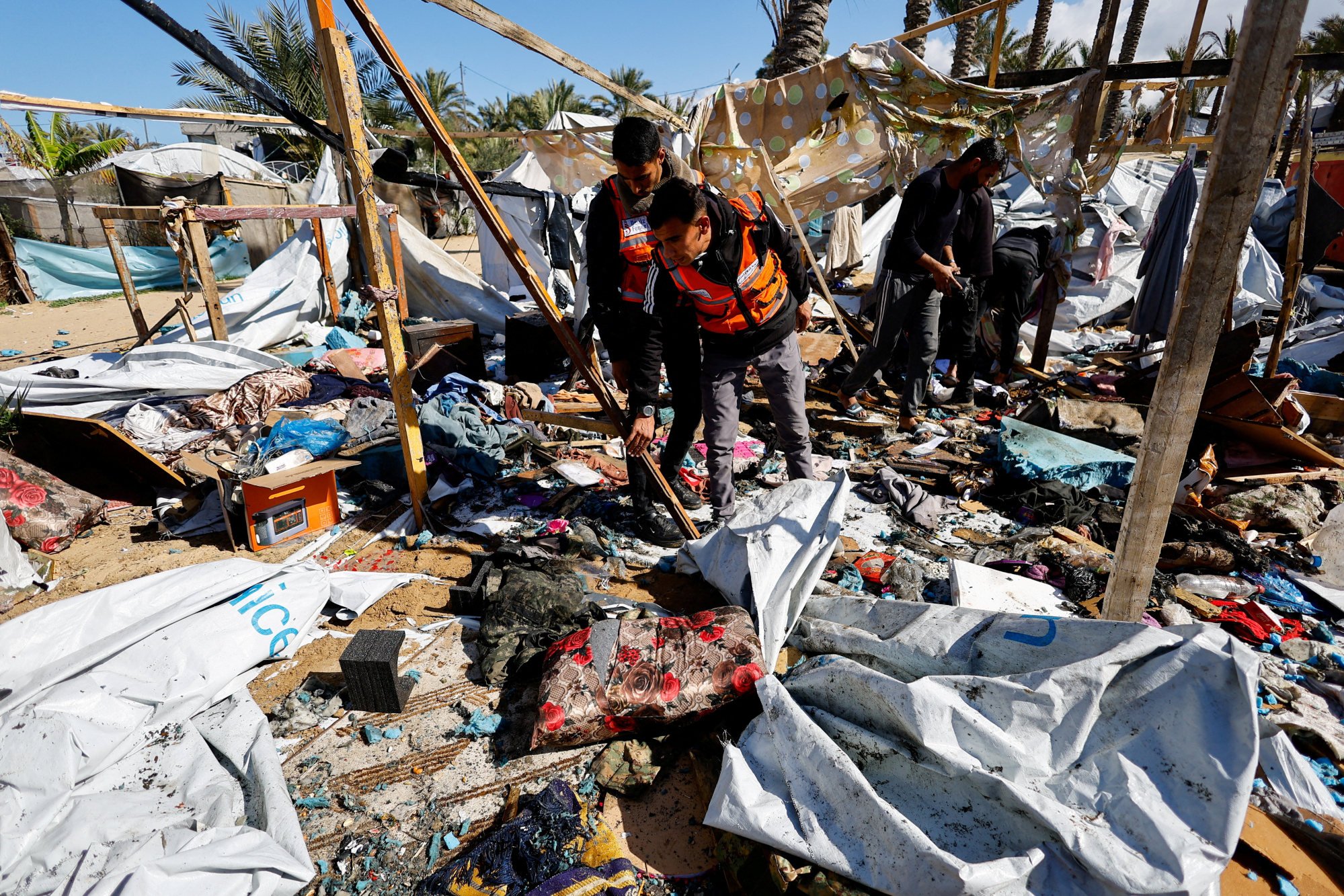 Israeli strikes kill 19 Palestinians, mostly women and children as Gaza ...