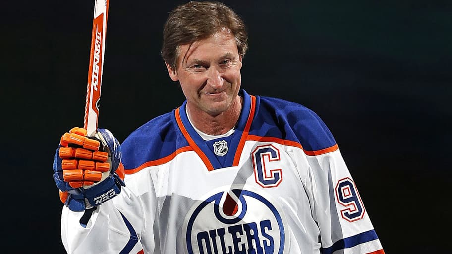 High-grade Wayne Gretzky rookie card for sale in PSA Vault Spotlight ...