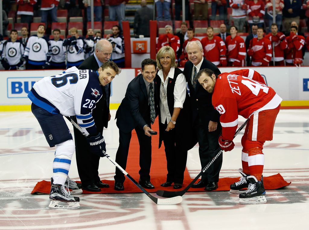 Meet NHL legend Gordie Howe's late wife Colleen and their four children ...