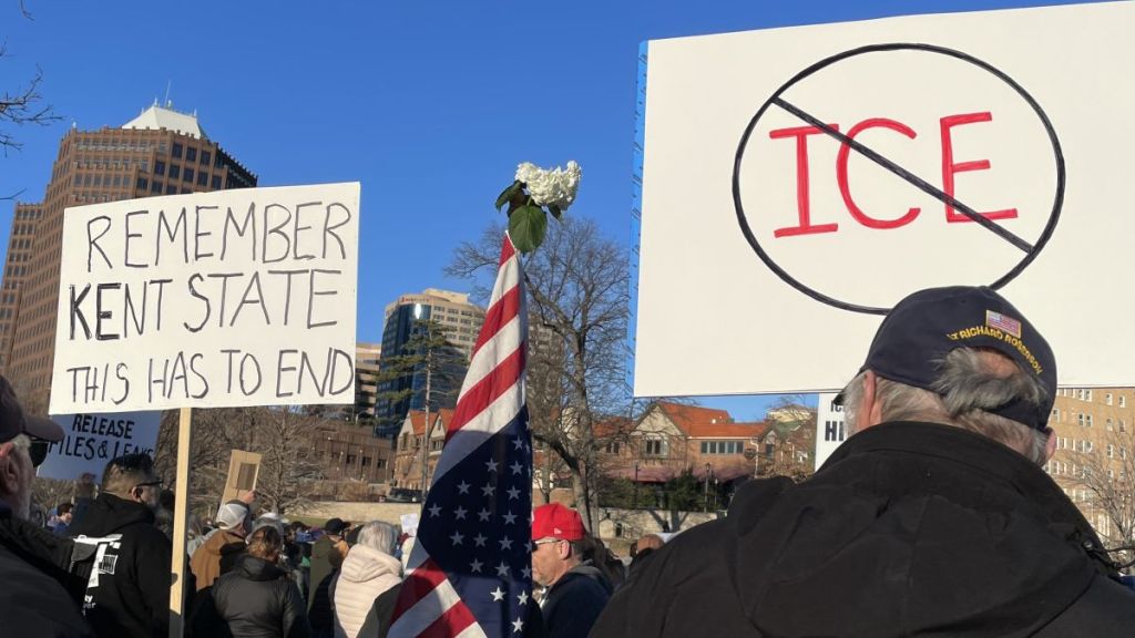 With no-masks proposal, Jackson County joins push to restrain ICE
