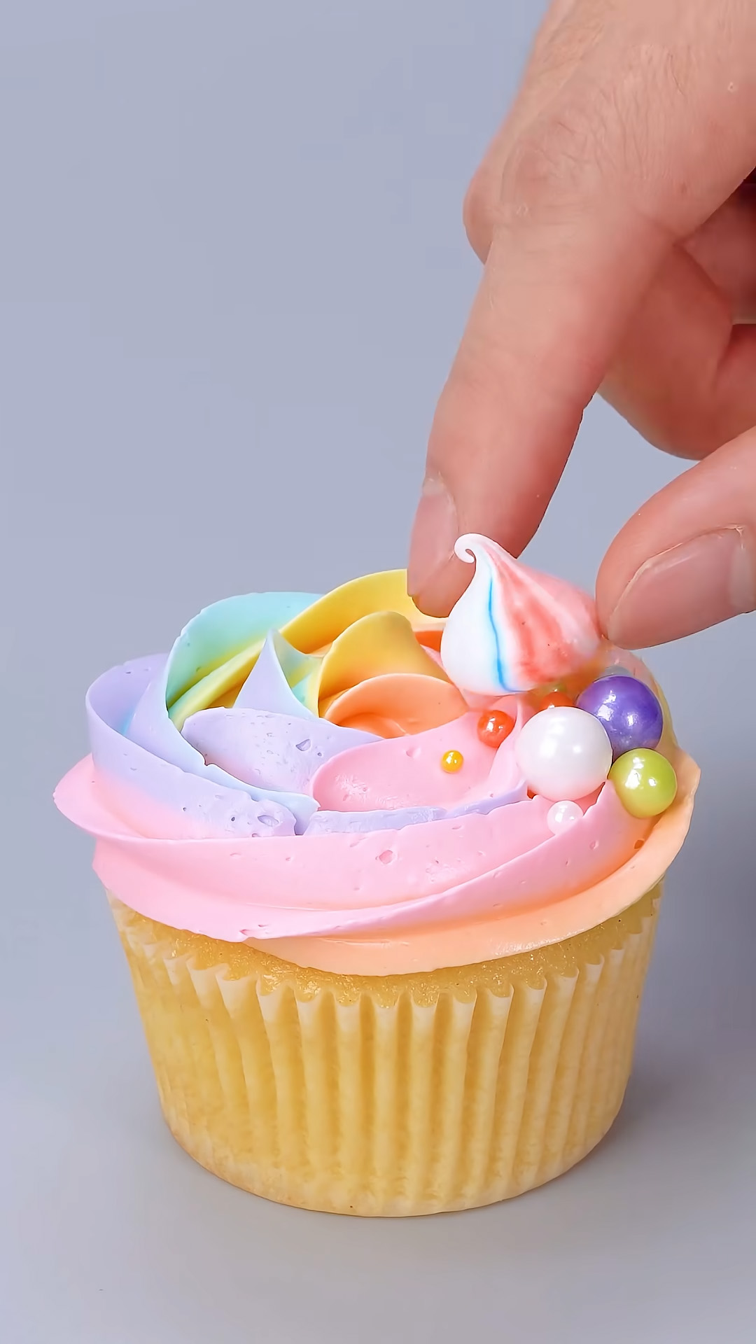 fun-cupcake-decorating-techniques-to-try