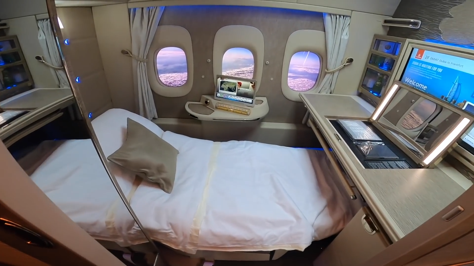How Emirates built a private room in the sky with a bedroom and virtual ...