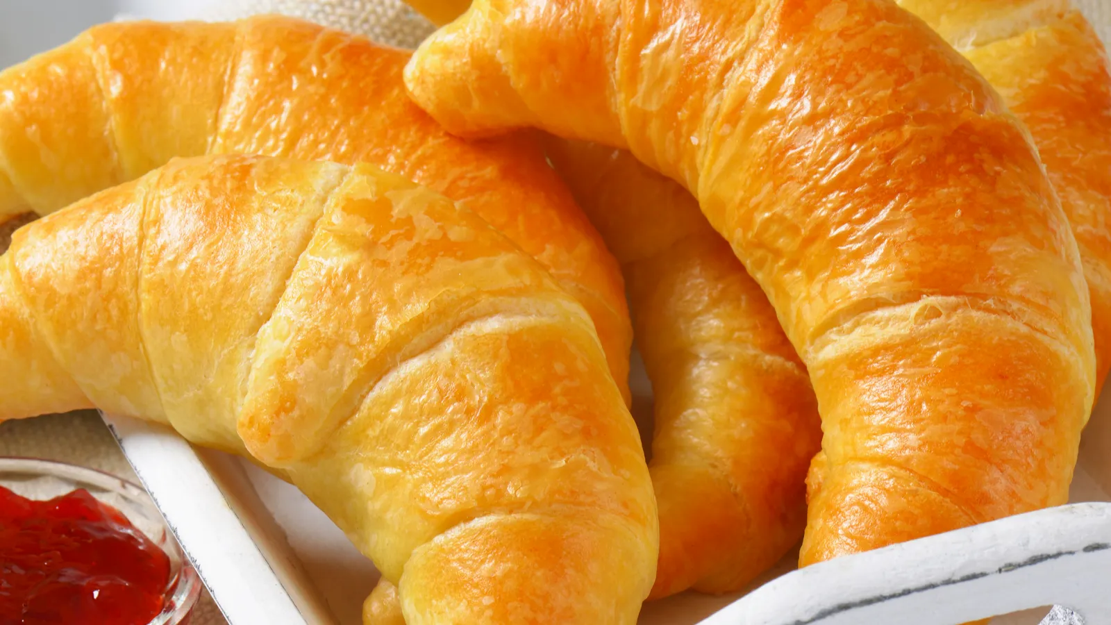 Creative crescent roll recipes beyond dinner