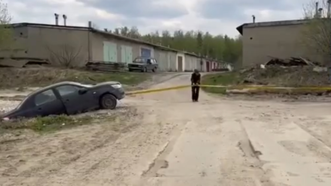 Failed car rescue from ditch