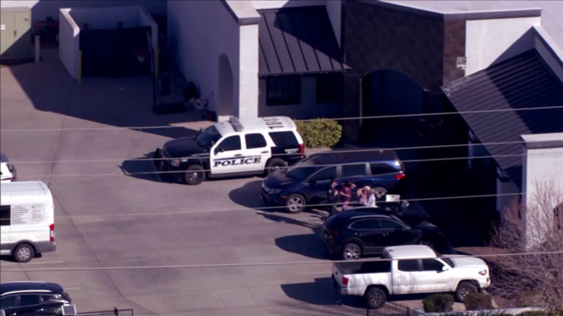 Road rage shooting leaves 1 hospitalized in Mesa, police say