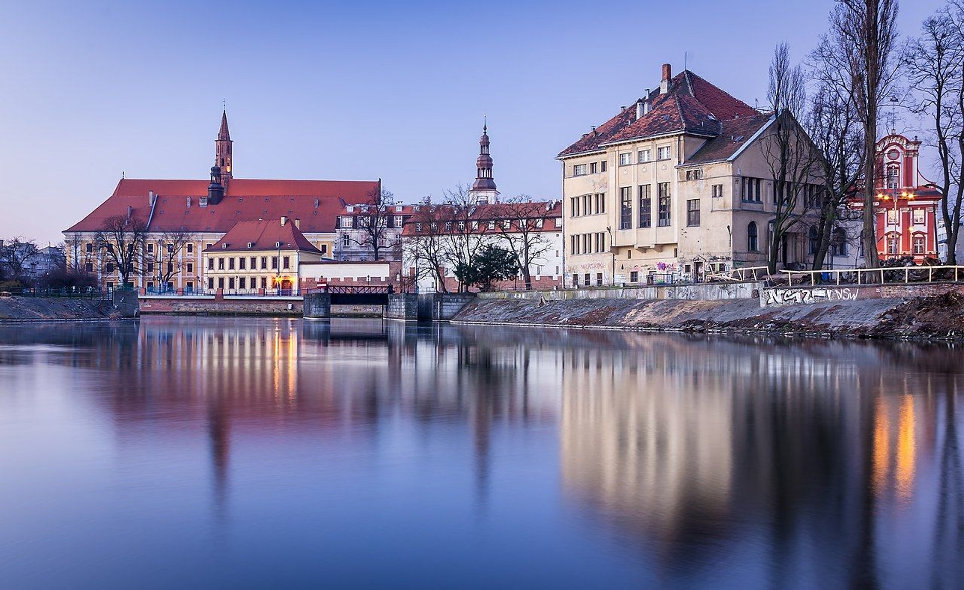 Wymarłe wsie Dolnego Śląska – przyczyny i skutki znikania miejscowości