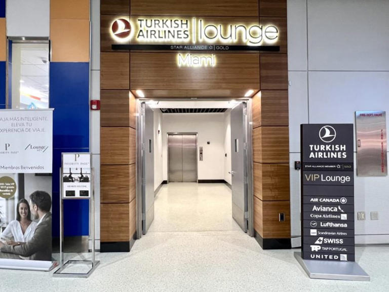 This travel insurance app pays for lounge access during flight delays ...