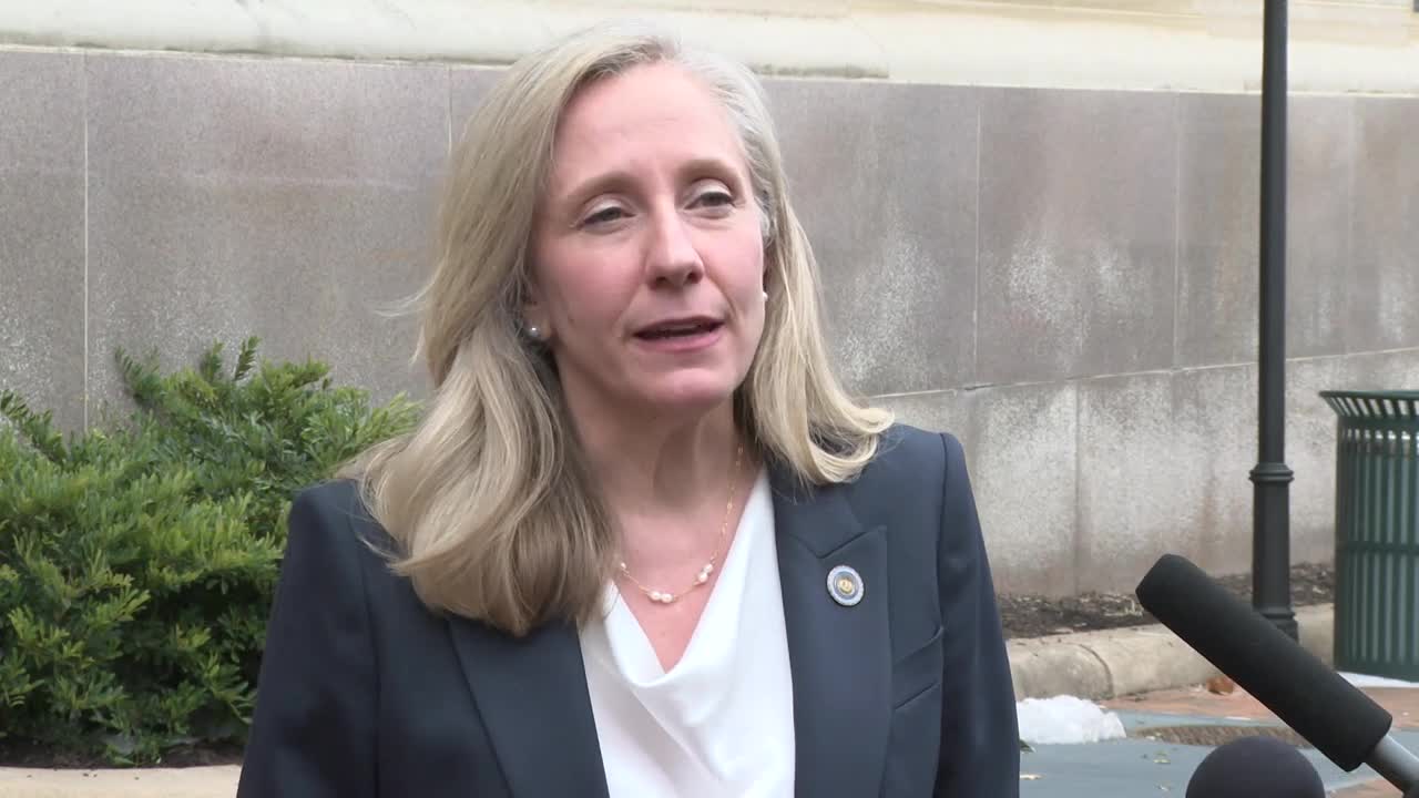 Gov. Spanberger explains decision to end Virginia’s ICE cooperation ...