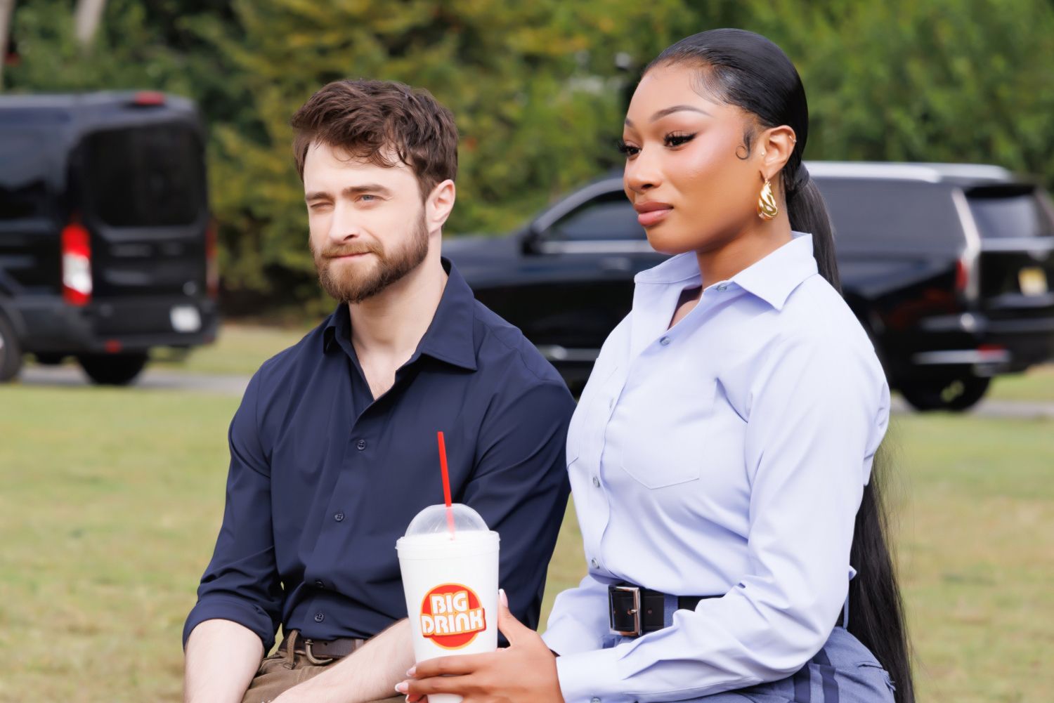 Megan Thee Stallion coquetea con Arthur (Daniel Radcliffe) como estrella invitada en «La caída y el ascenso de Reggie Dinkins».