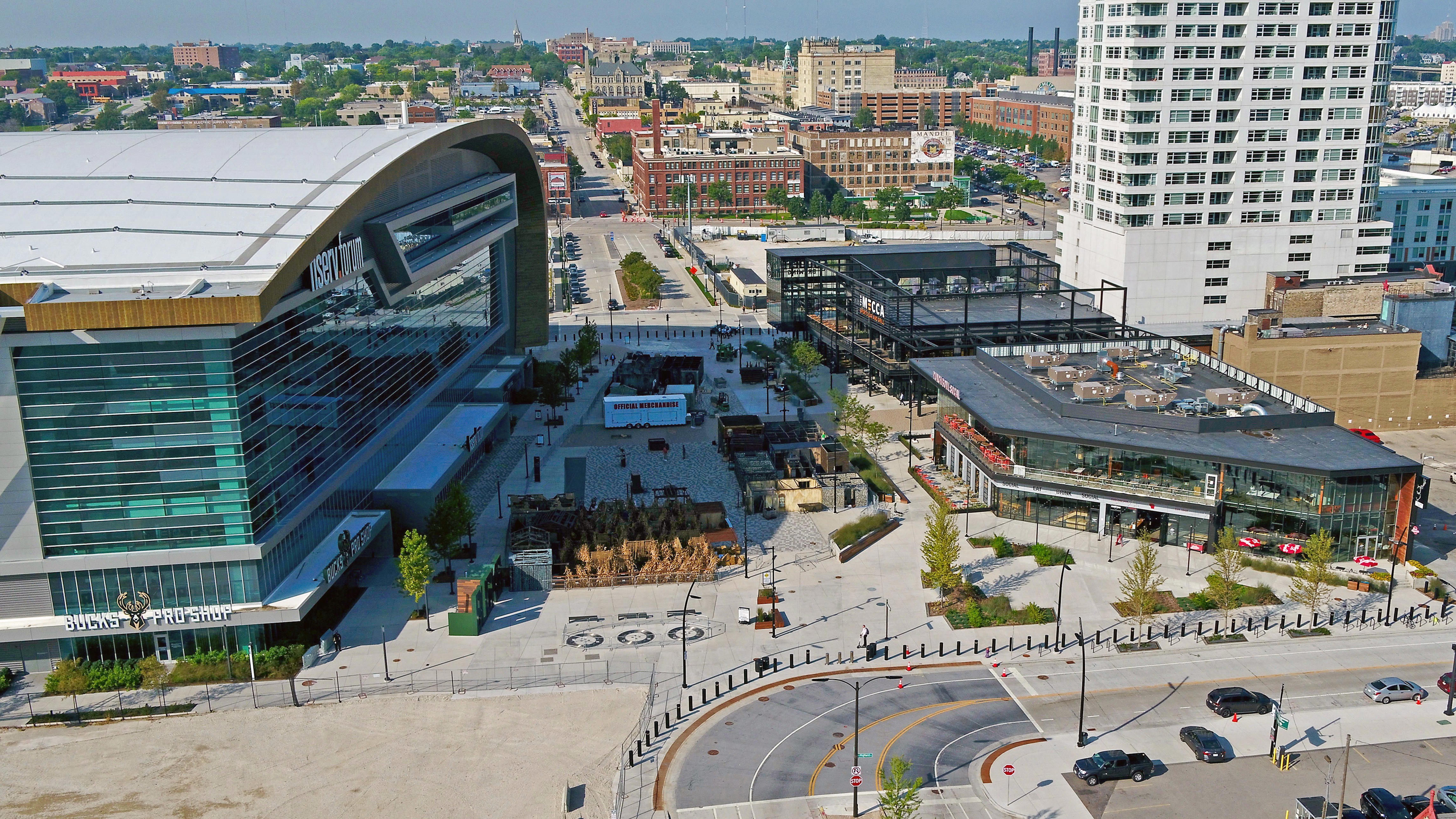 Milwaukee's Deer District hosting new farmers market this summer
