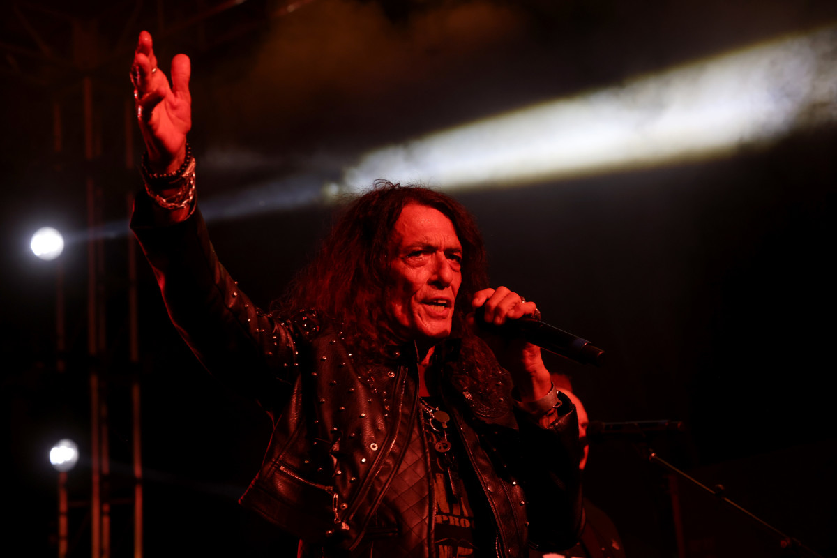Legendary ’80s rocker announces 2026 tour dates with special guest