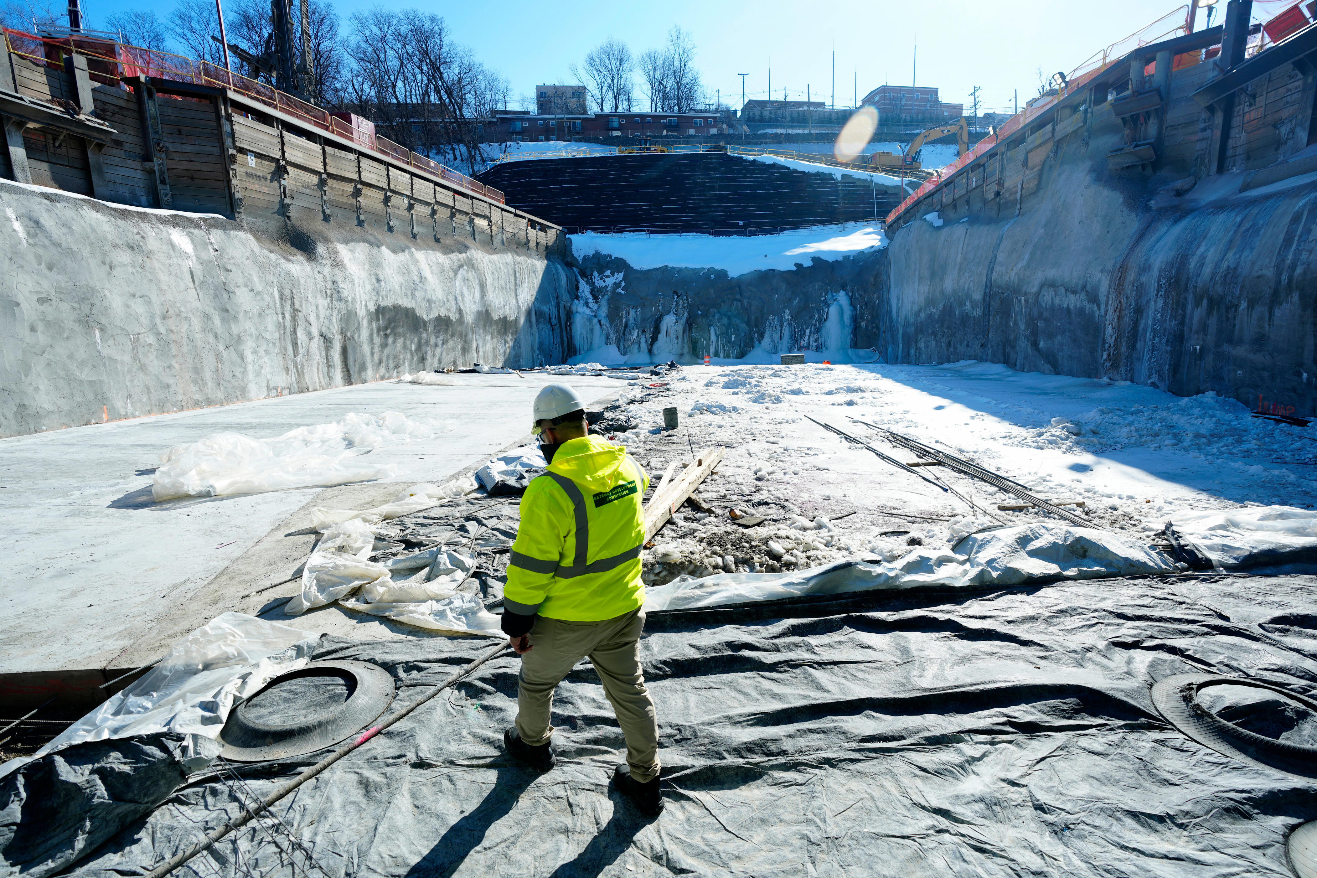 After judge rules on Gateway tunnel money, two key issues remain<br><br>