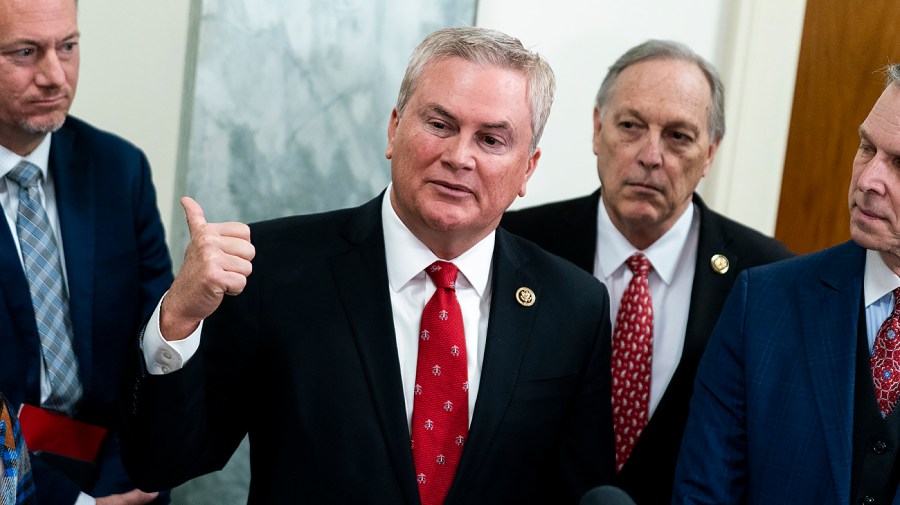 Comer: ‘It’s going to be difficult’ for Clintons to plead the Fifth<br>