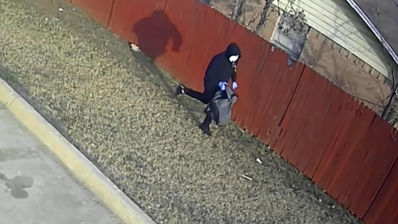 Video shows possible suspect in ATM robbery running from the area