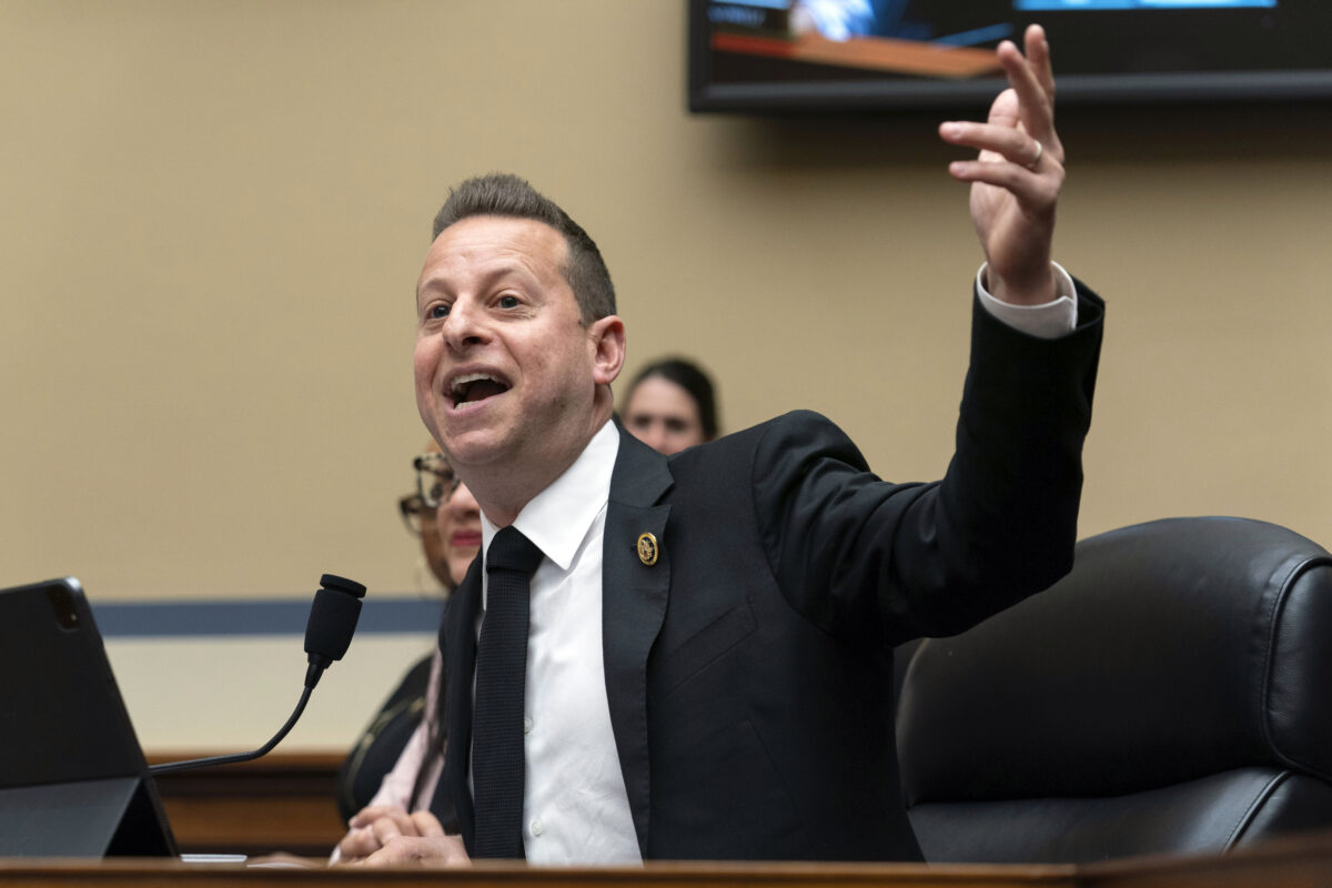 House Democrat busts out ‘Apprentice’ clips during hearing in direct ...