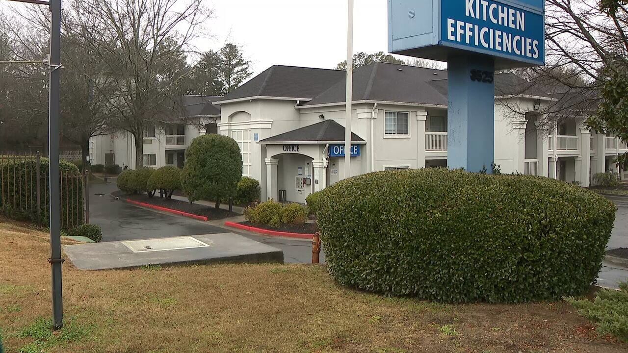 Man accused of impersonating officer to sexually assault woman in Gwinnett