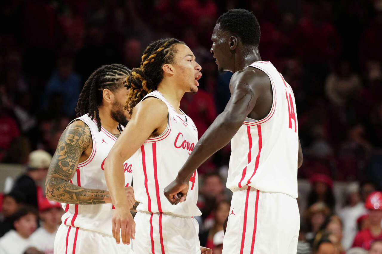 UH's blowout of UCF cements 11th straight 20-win season. 'Don't take it ...