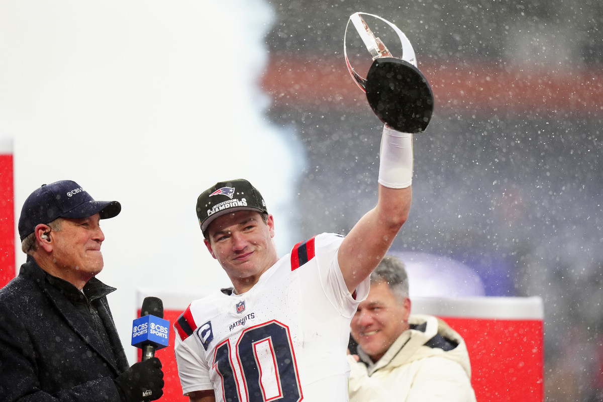 Patriots QB Drake Maye honors military families through Folds of Honor ...
