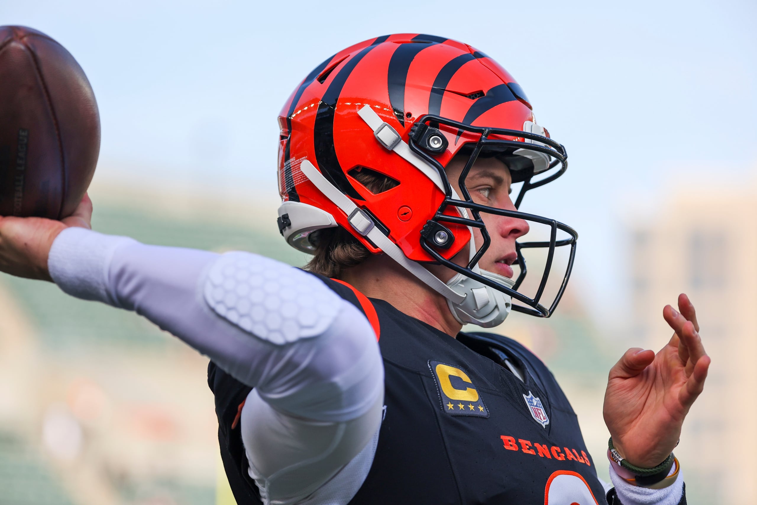 NFL insider adds fuel to Joe Burrow trade rumors<br><br>
