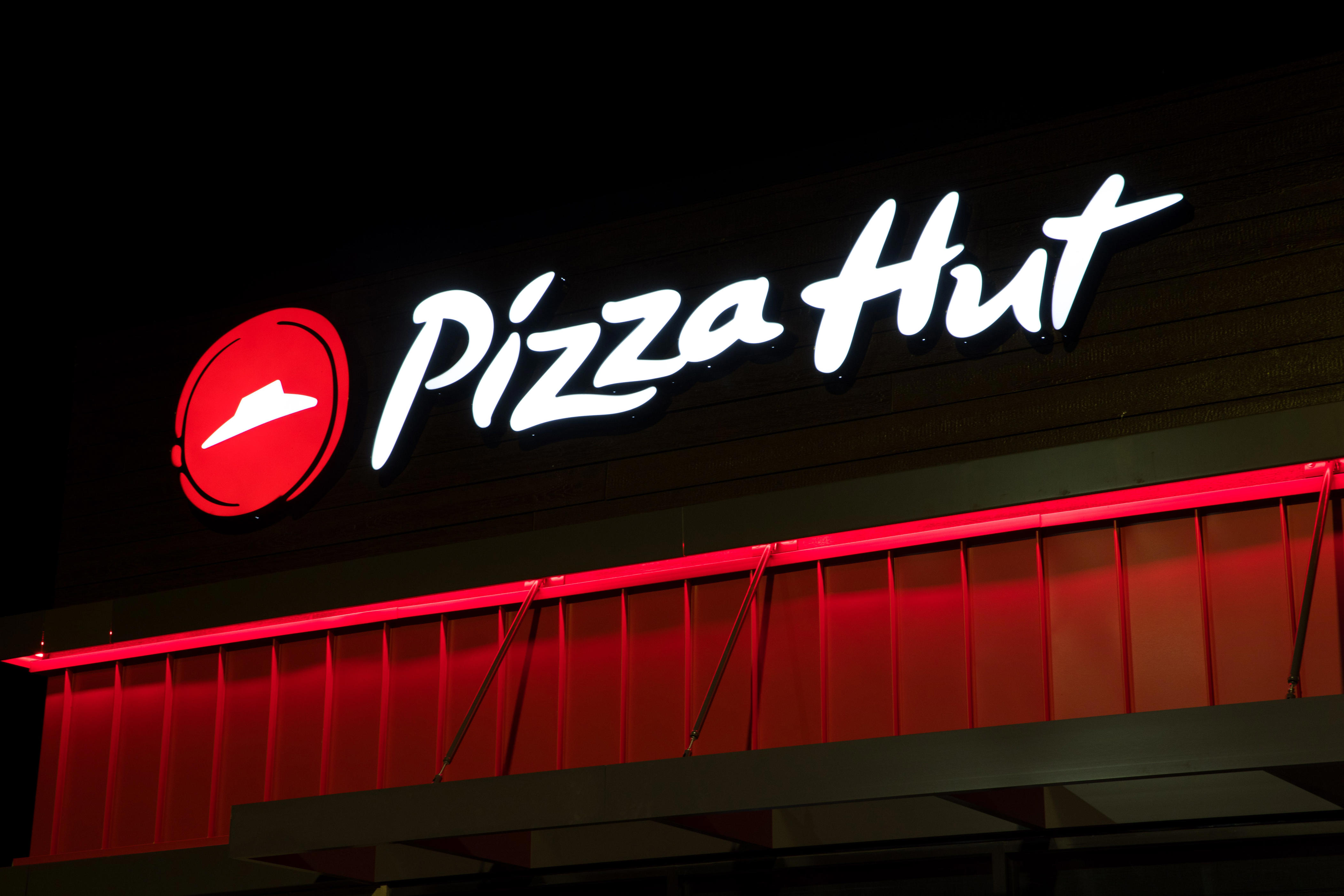 Pizza Hut closing hundreds of locations in 2026. Here