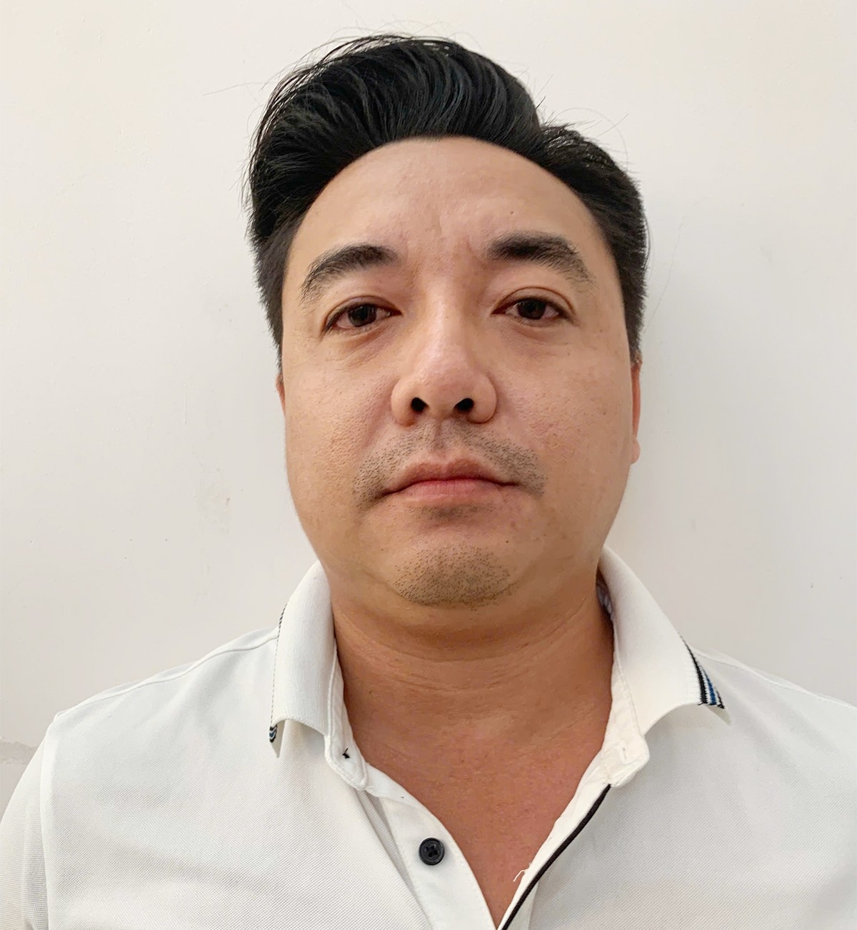 Giám đốc ngân hàng chiếm đoạt hơn 5 tỷ đồng ra đầu thú