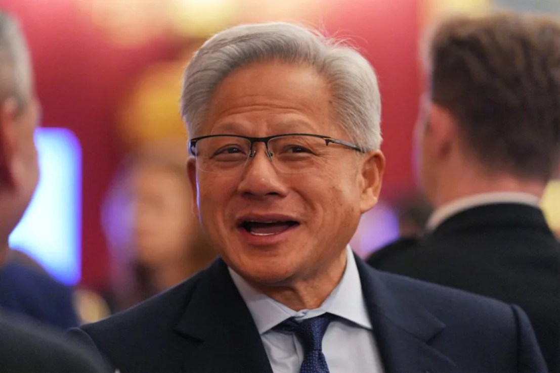 FTSE 100 live: Trillion-dollar tech sell-off rocks global markets<br>