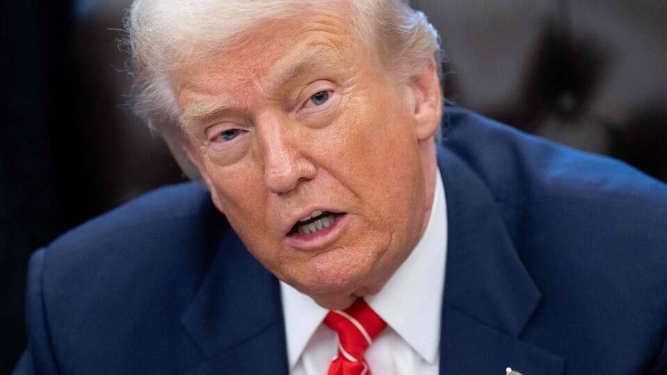 Trump dice que la Fed es independiente «en teoría» y revela que no habría elegido a Kevin Warsh si hubiera hecho esta cosa