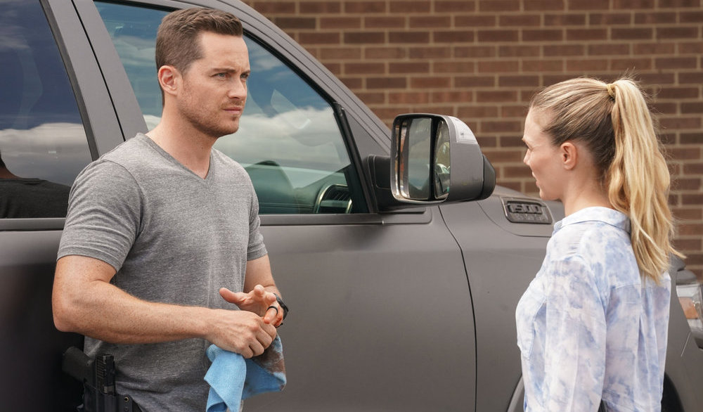 Las estrellas de ‘Chicago PD’, Jesse Lee Soffer y Tracy Spiridakos, regresan para un crossover.