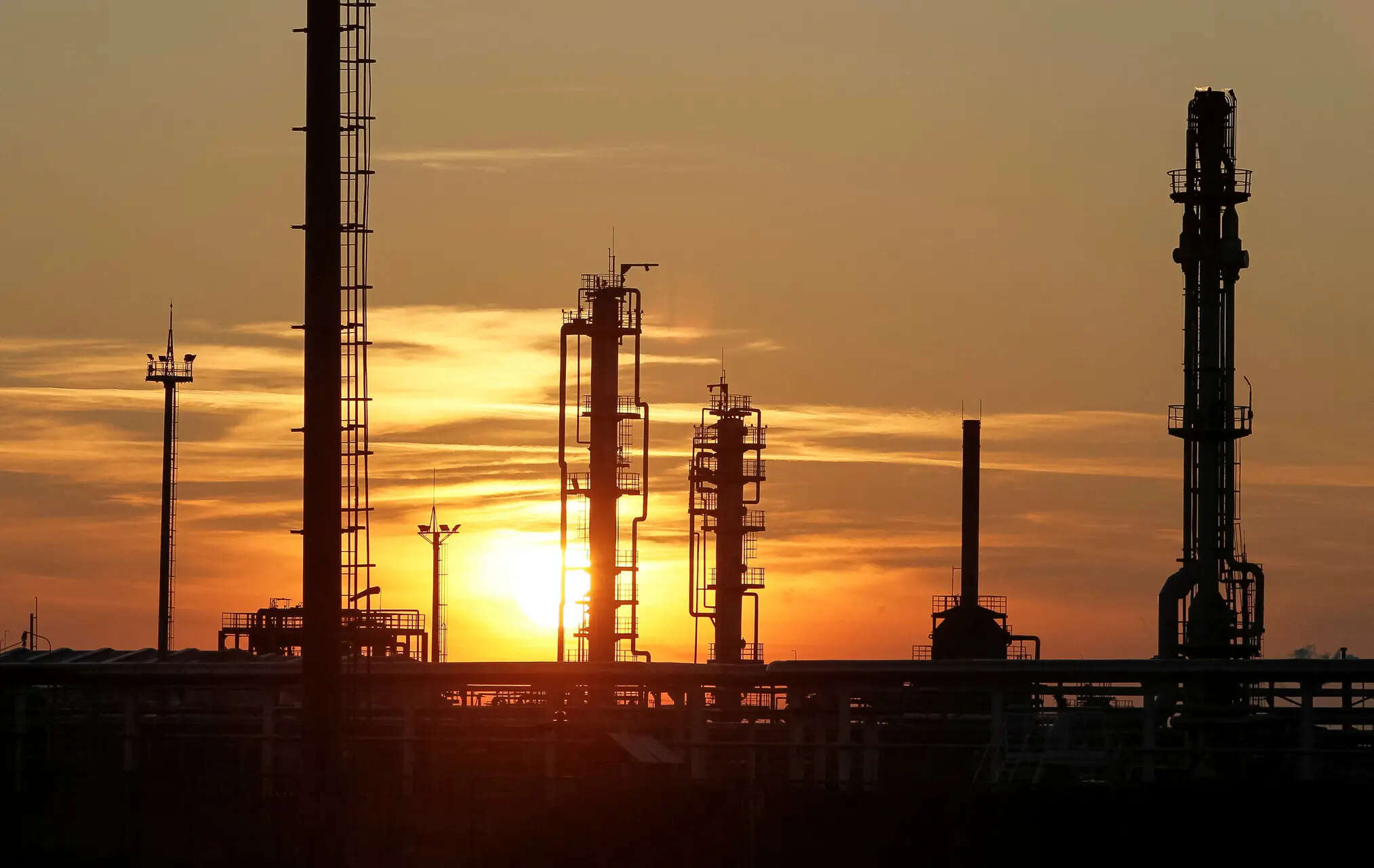 Oil prices fall as US, Iran agree to talks, easing conflict concerns