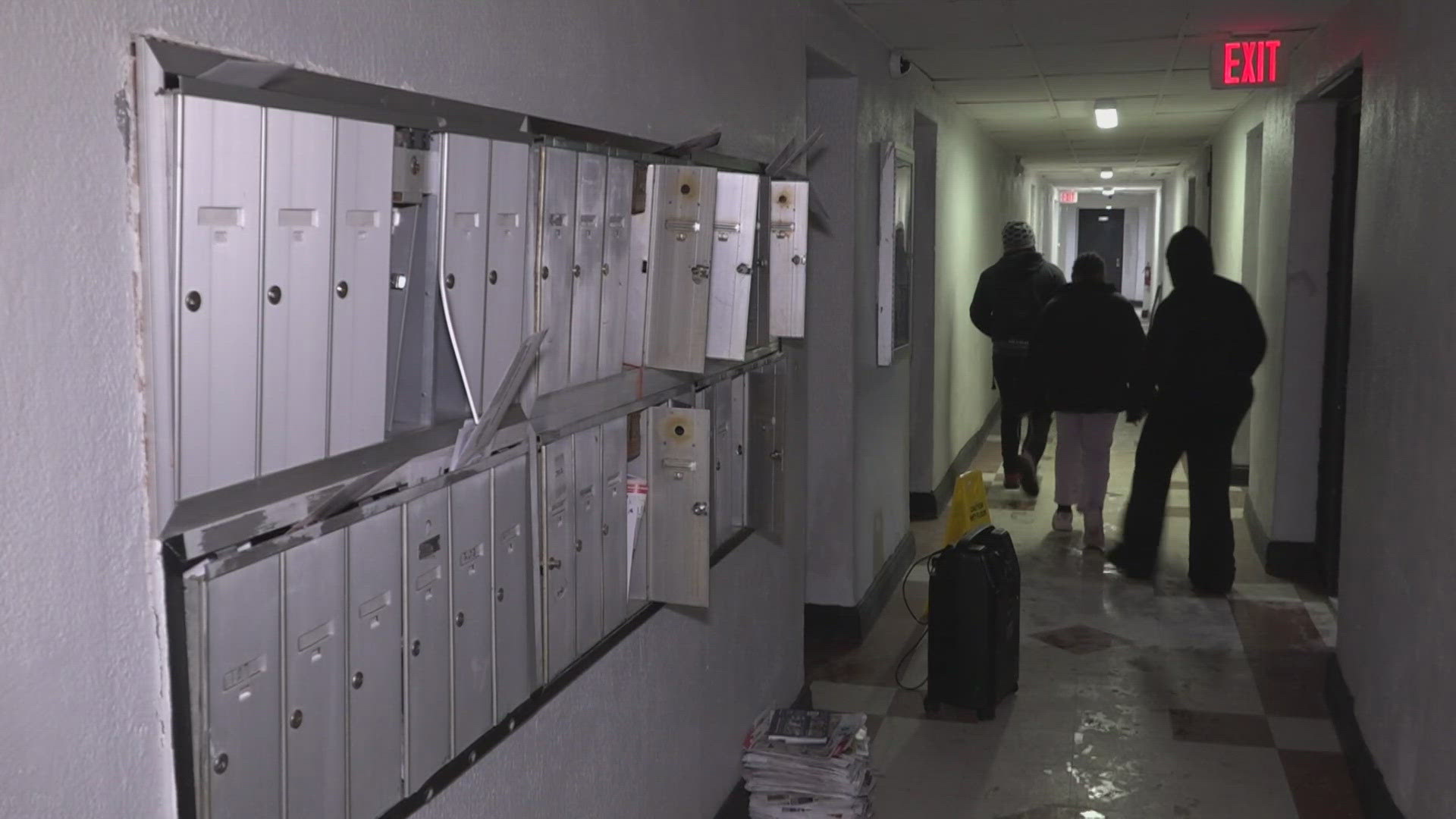 Residents in crisis: Cleveland apartment tenants living without heat ...