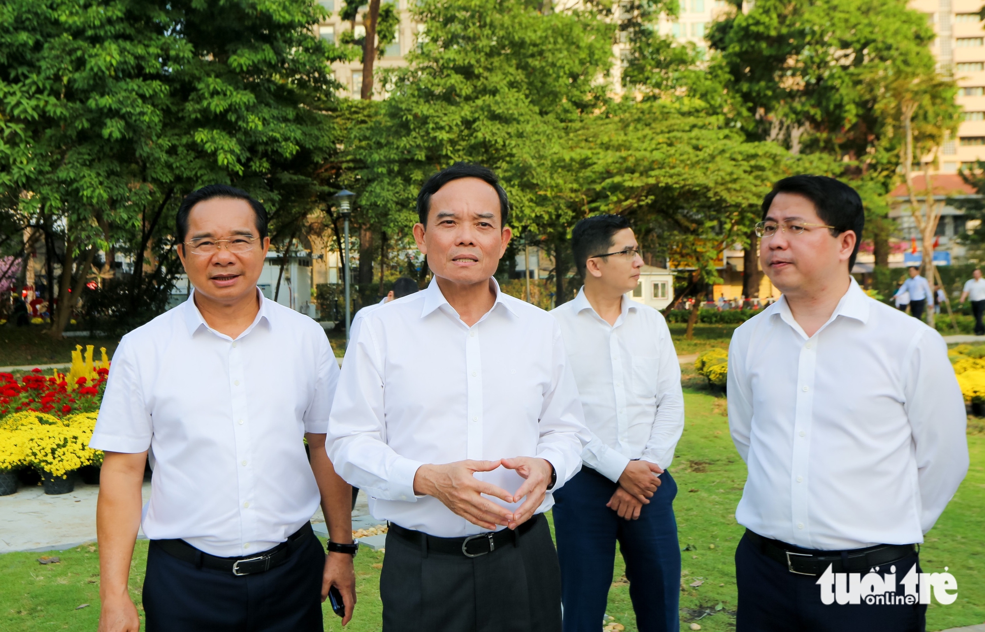 Bí thư Trần Lưu Quang, Chủ tịch Nguyễn Văn Được thị sát chợ Bến Thành, hồ Con Rùa