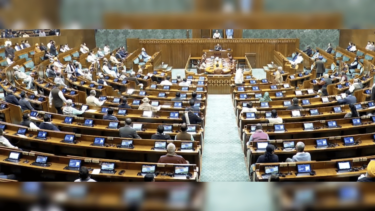 PM Modi 'stopped' from entering Lok Sabha as women MPs start vehement ...