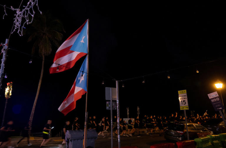 Trump administration team seizes Puerto Rico voting machines in ...