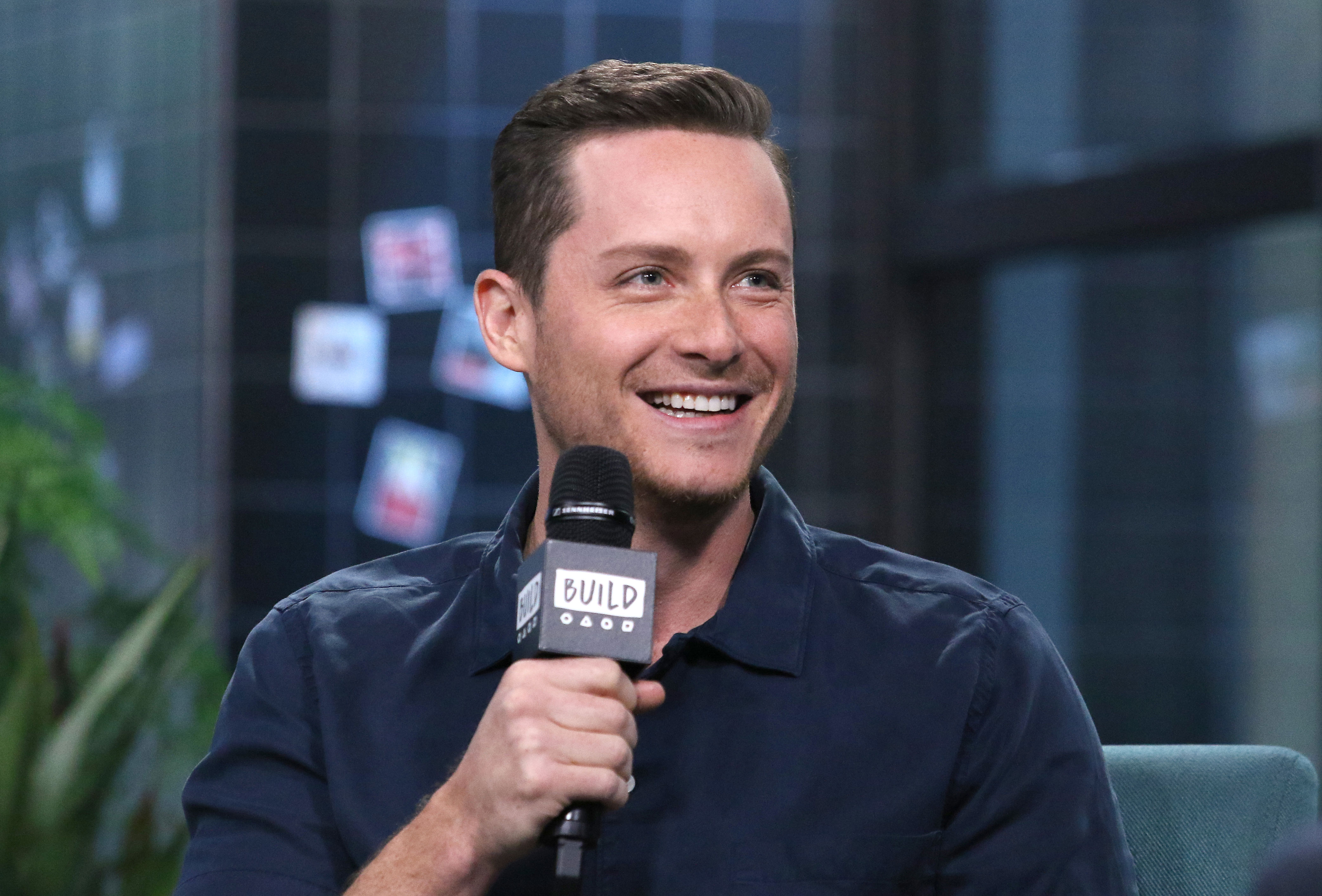 Chicago PD brings back Jesse Lee Soffer and Tracy Spiridakos for the 2026 crossover<br><br>