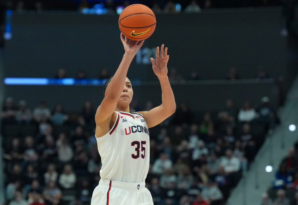 Azzi Fudd turns fan favorite after conquering historic NCAA record