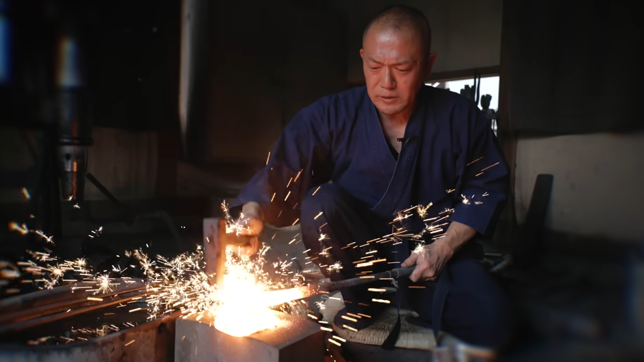 How Japanese masters turn sand into razor-sharp swords