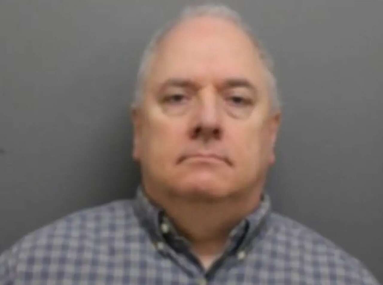2 CT schools failed to disclose prior allegations against arrested Darien teacher, records show<br><br>