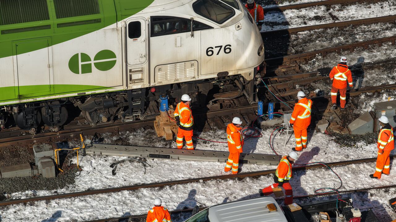 Full GO train service to resume Saturday morning following derailment ...