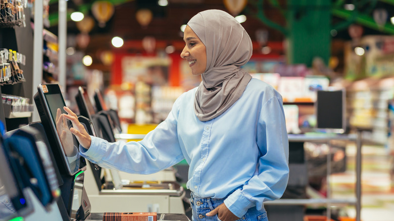 11 rules you're probably breaking when using the self-checkout