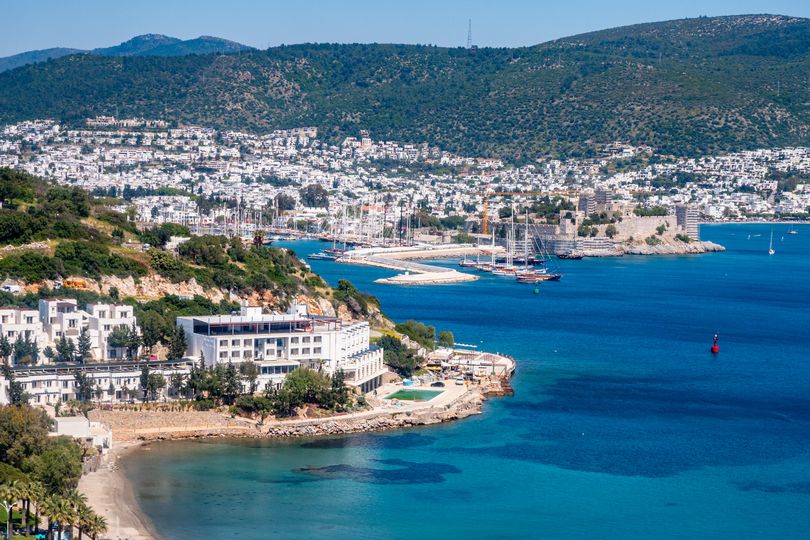 Foreign Office warns Turkey holidaymakers after UK tourists die